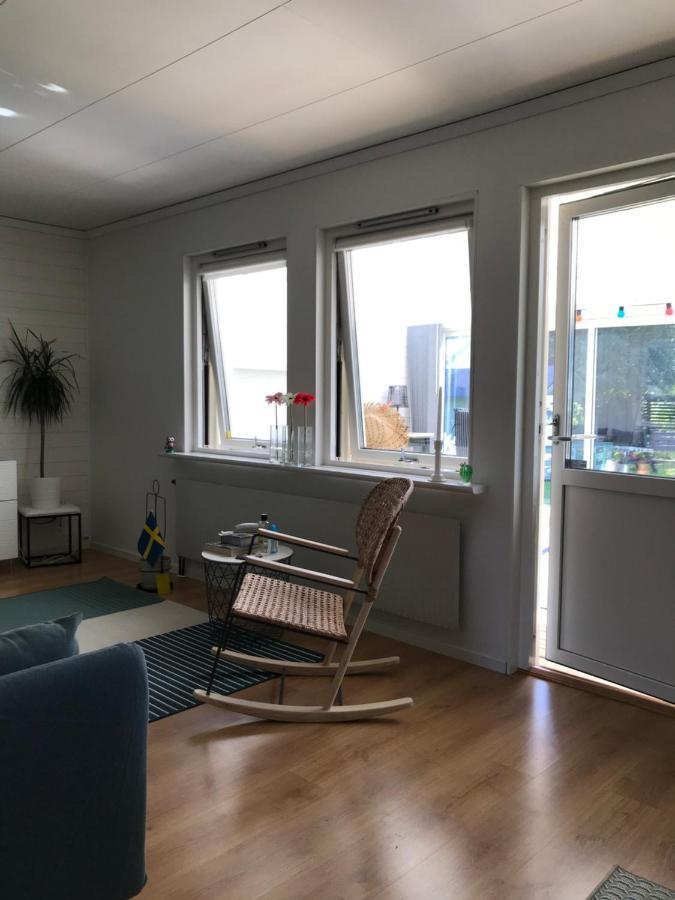 Private Room For Rent In A Villa With Garden View แอล์มฮุลท์ ภายนอก รูปภาพ